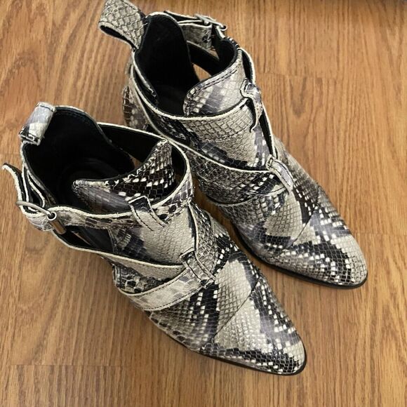 ALLSAINTS Ivory Leather Darcy Pointed Toe Cutout Snakeskin Ankle Booties 38 US 8 - Picture 2 of 9
